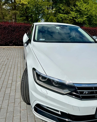 Volkswagen Passat cena 115000 przebieg: 195717, rok produkcji 2019 z Pszczyna małe 562
